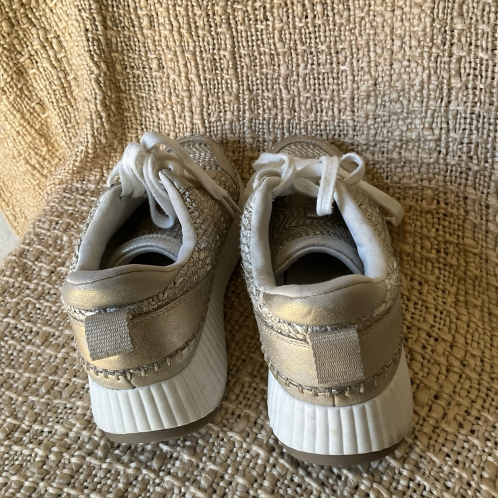 Universal Thread Metallic And White Sneakers - image 7